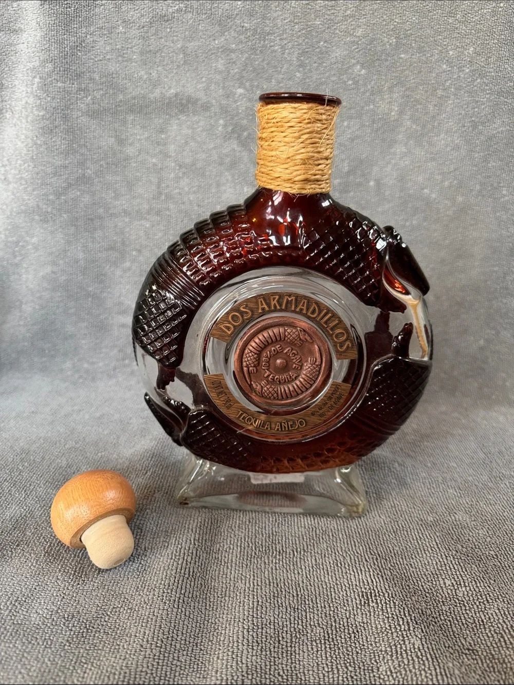 Dos Armadillos empty collectible